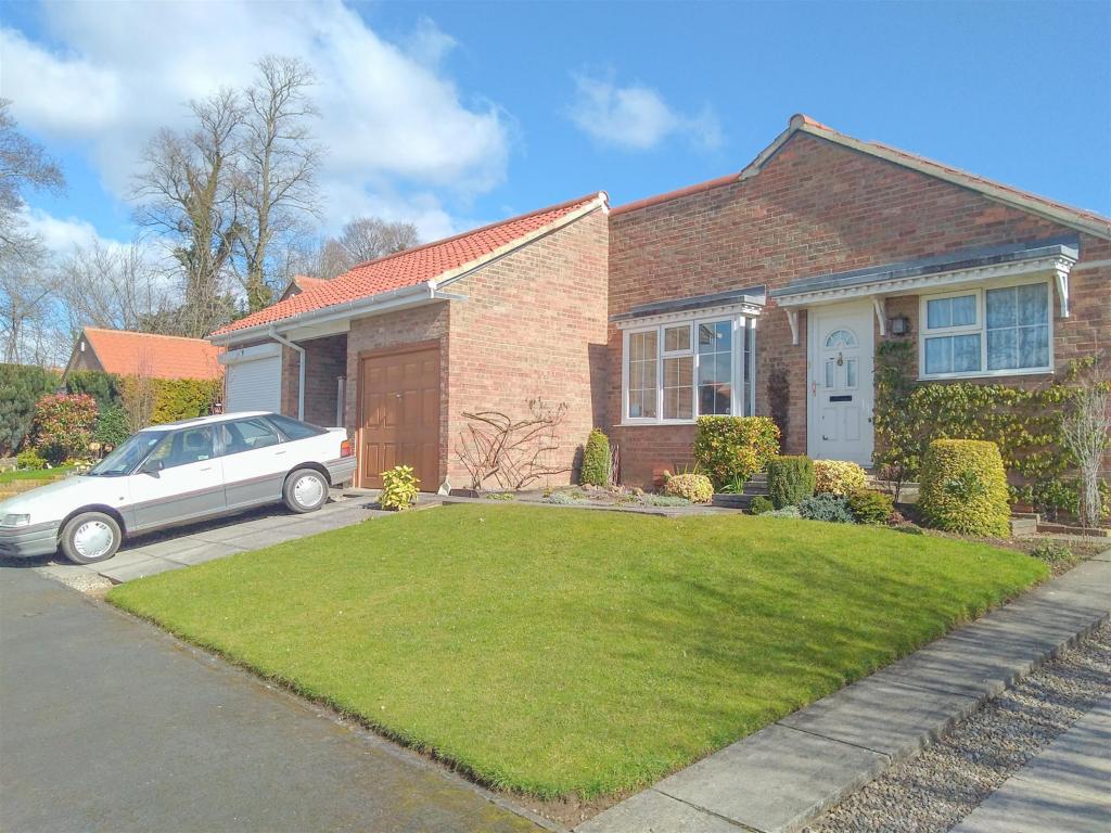 3 Bedroom Bungalow For Sale In Glebe Meadow Sharow Ripon Hg4 5bd Hg4