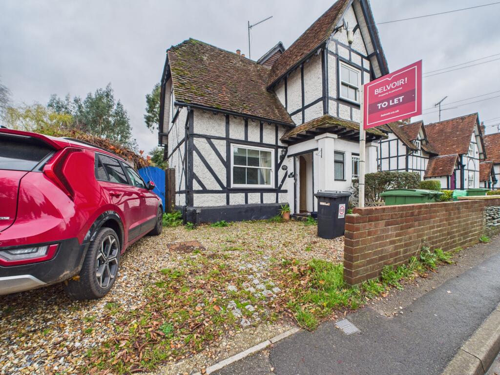 Main image of property: Reading Road, Lower Basildon, RG8