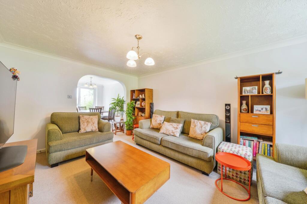 Additional property image - Honeymead, Welwyn, AL6