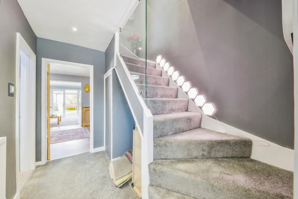 Additional property image - Broomleys, St. Albans, AL4