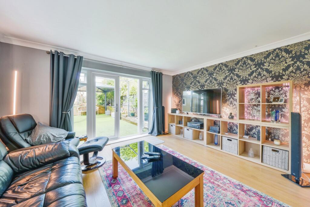 Additional property image - Broomleys, St. Albans, AL4
