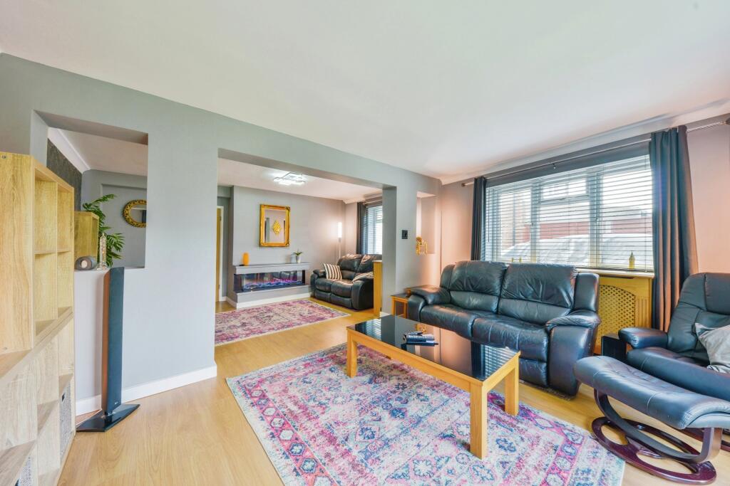 Additional property image - Broomleys, St. Albans, AL4