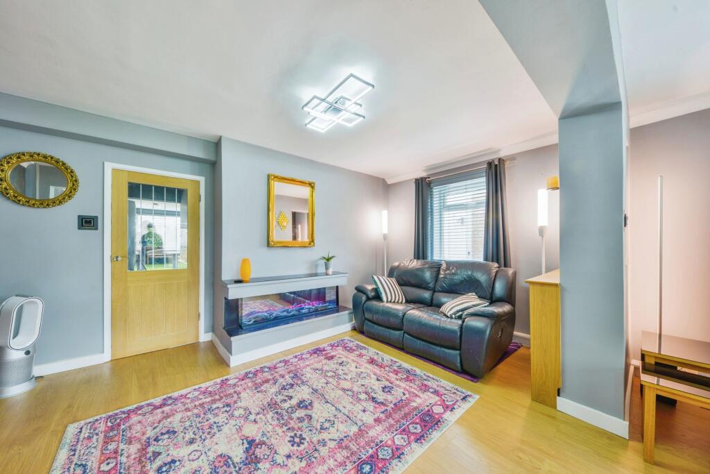 Additional property image - Broomleys, St. Albans, AL4
