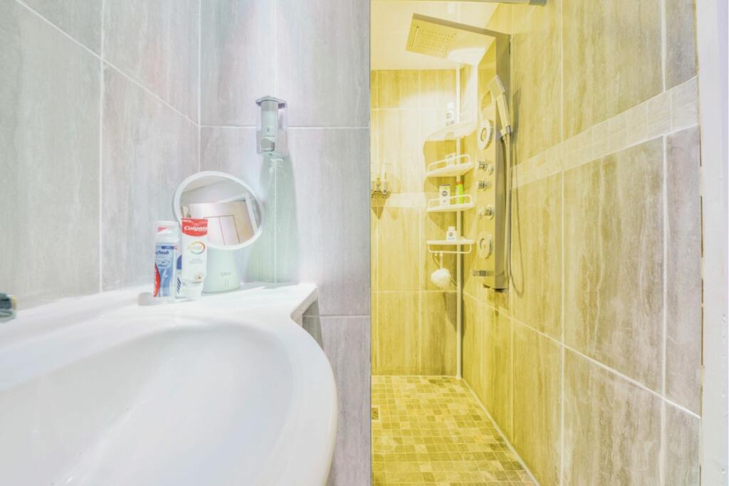 Additional property image - Broomleys, St. Albans, AL4