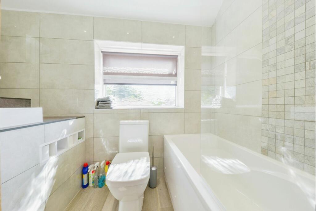 Additional property image - Broomleys, St. Albans, AL4