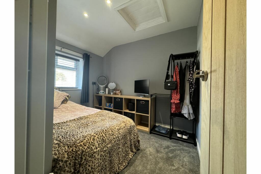 Additional property image - Broomleys, St. Albans, AL4