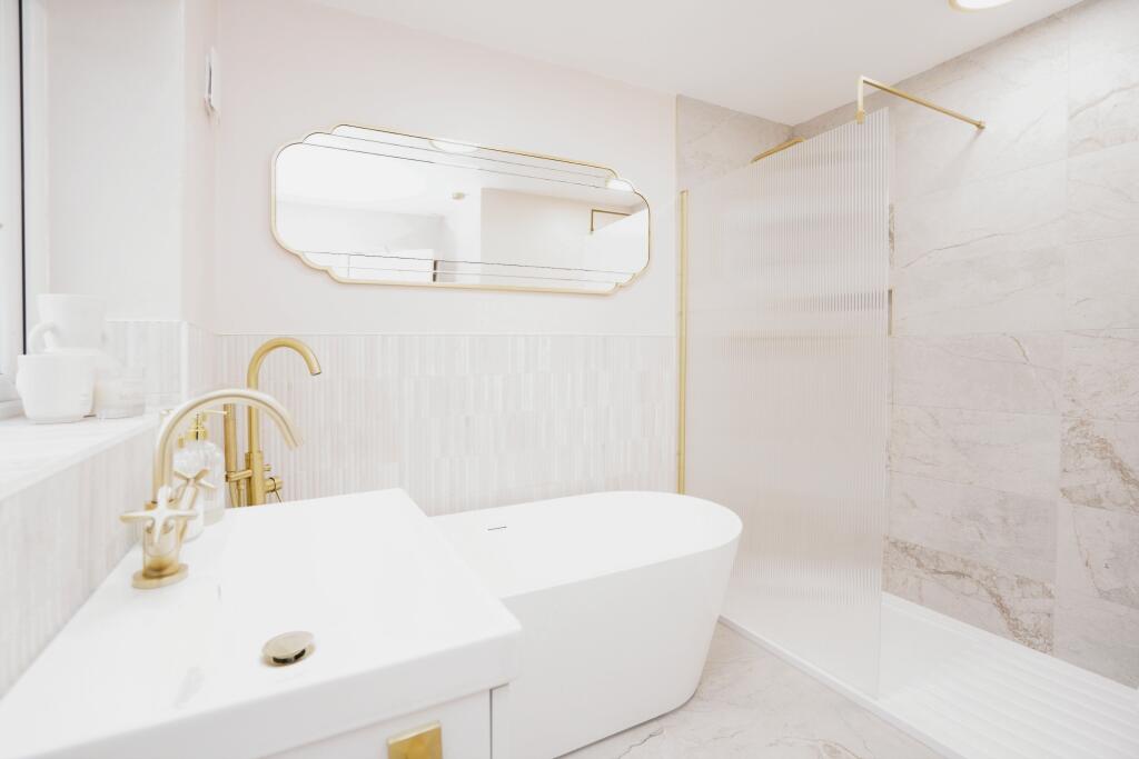 Additional property image - Cole Green Lane, Welwyn Garden City, AL7