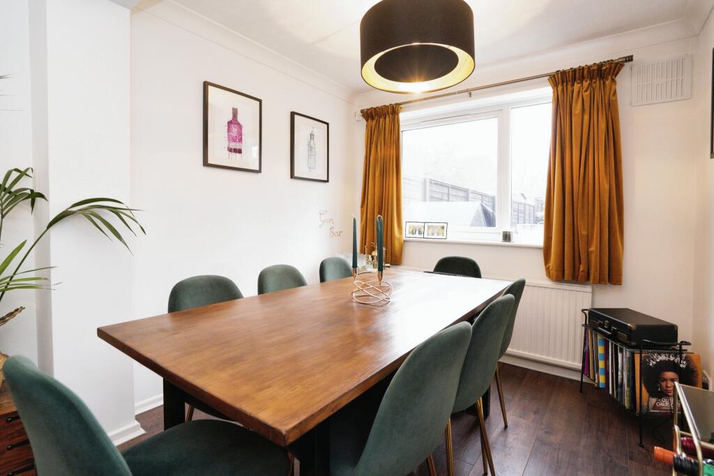 Additional property image - Cole Green Lane, Welwyn Garden City, AL7