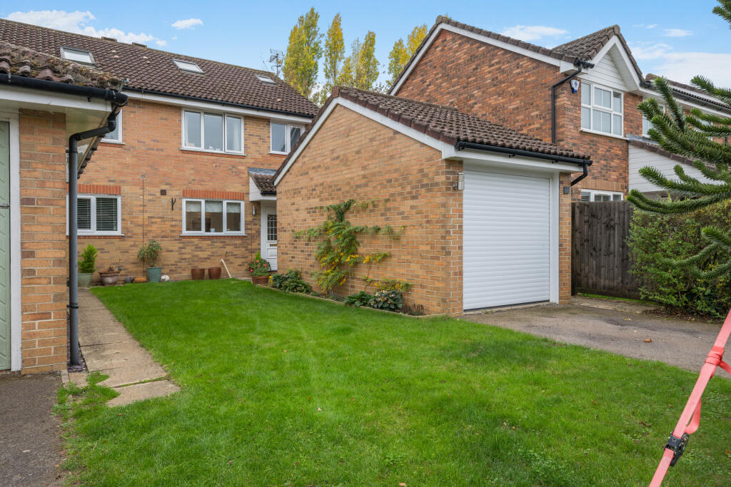 Main image of property: Stirling Way, Welwyn Garden City, AL7