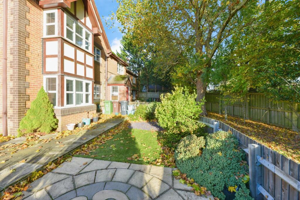 Main image of property: Collingwood Drive, St. Albans, AL2