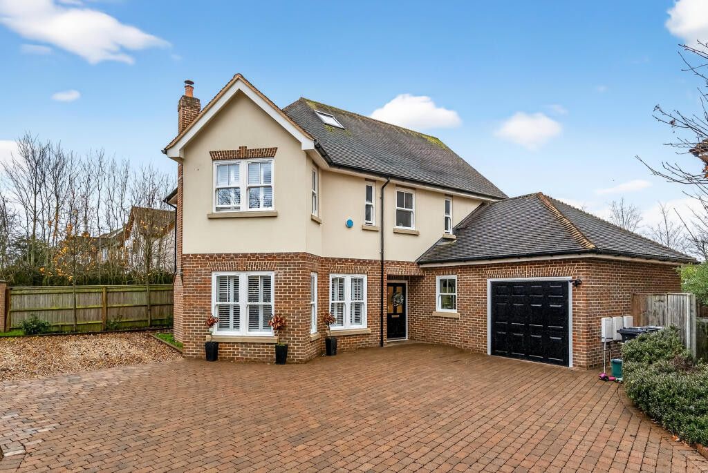 Main image of property: Watling Street, St. Albans, AL1