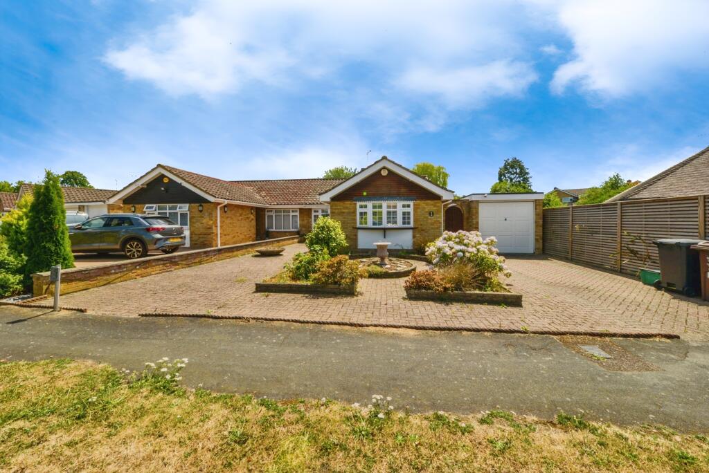 Main image of property: Forefield, St. Albans, AL2