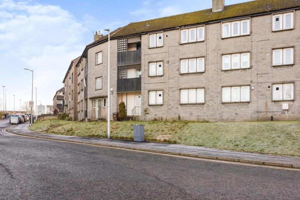 1 bedroom flat for sale in Cairngorm Drive, Aberdeen, AB12