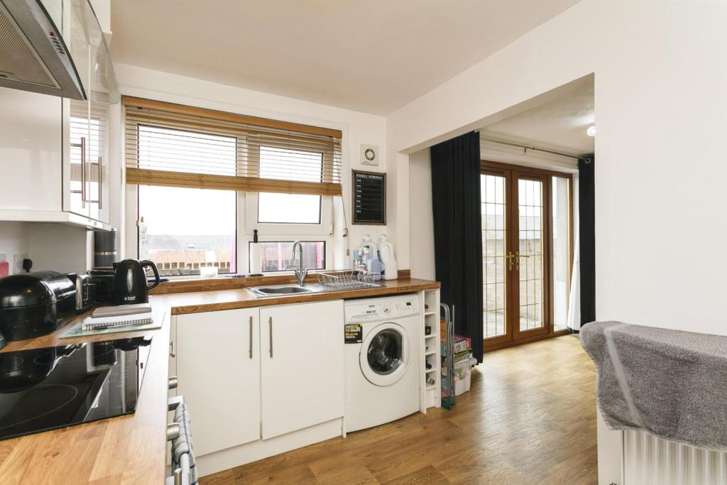 2 bedroom semidetached house for sale in Southview Terrace