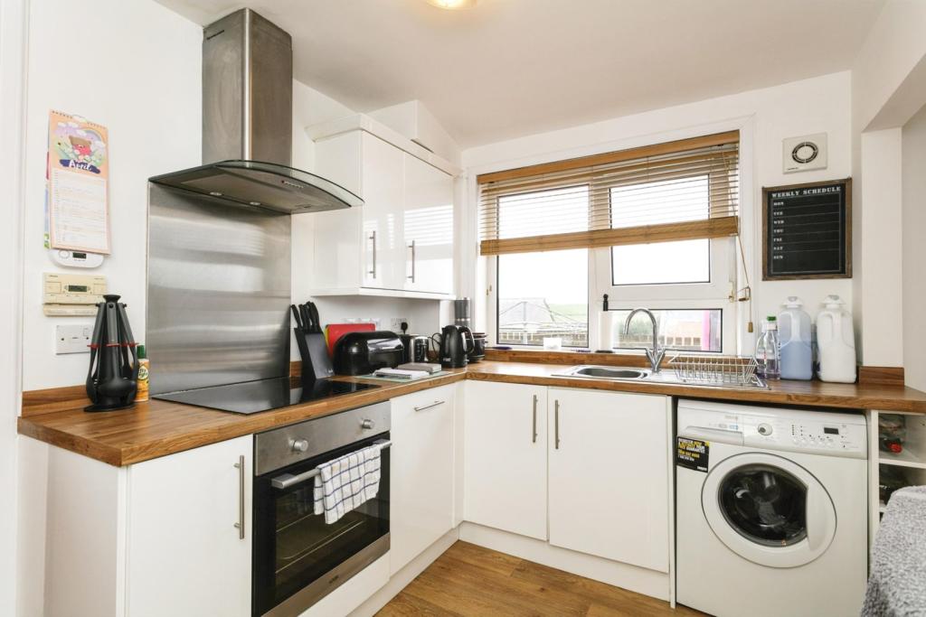 2 bedroom semidetached house for sale in Southview Terrace