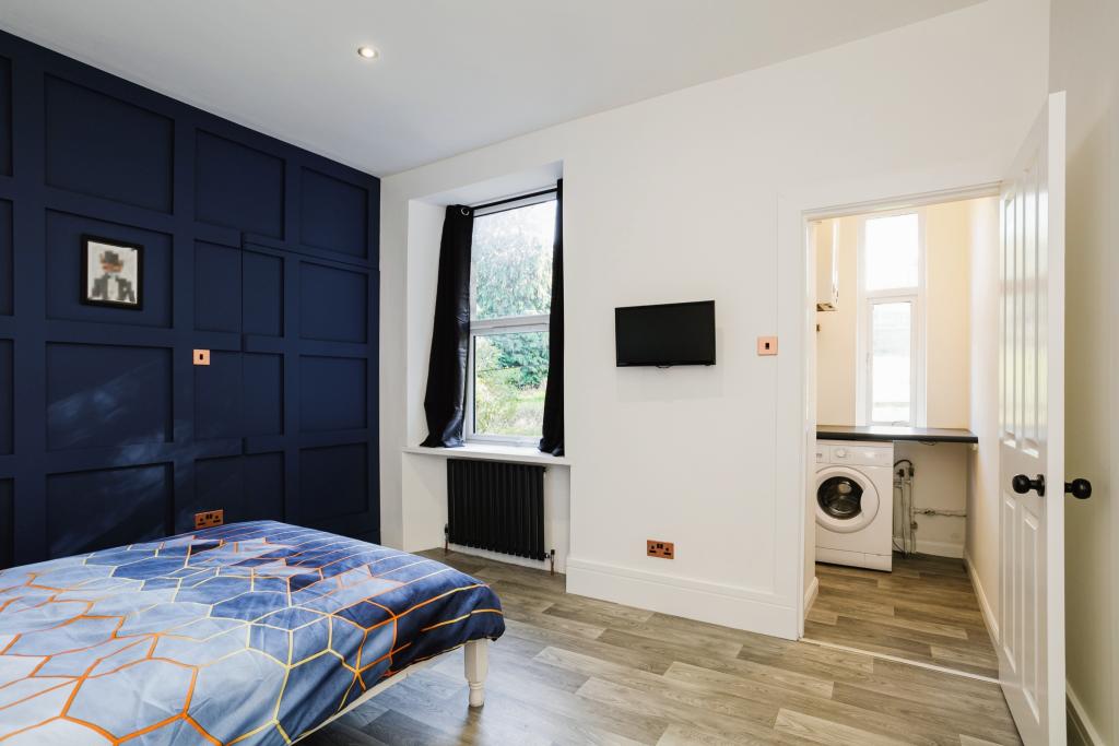 2 bedroom flat for sale in Victoria Road, Aberdeen, AB11