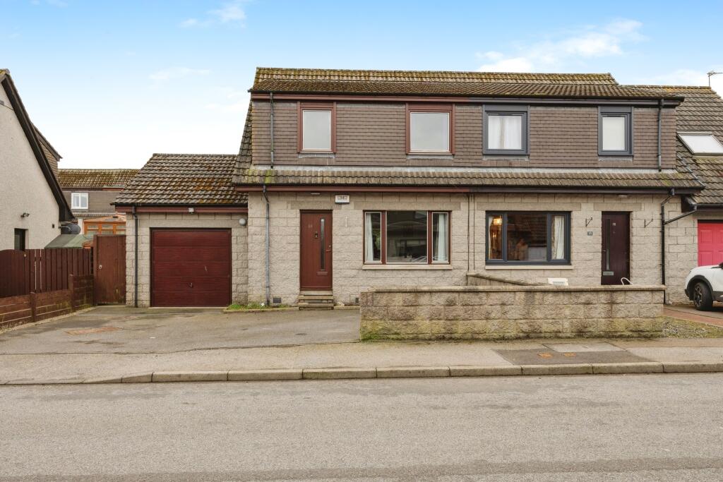 3 bedroom semi-detached house