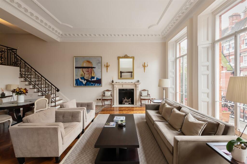 3 bedroom apartment for sale in Cadogan Square, Knightsbridge SW1X