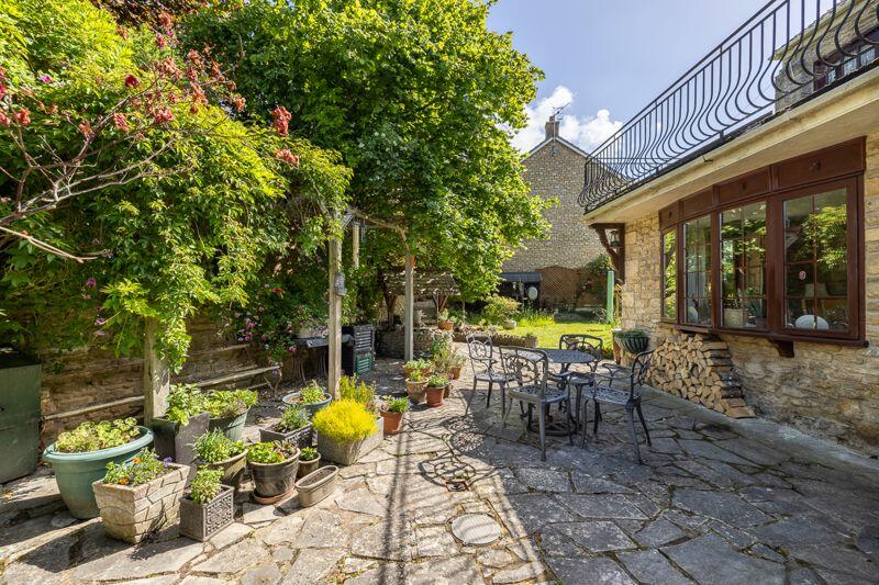 Additional property image - Detached period 4 bedroom house in central Bruton