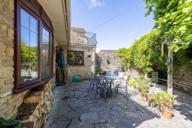 Additional property image - Detached period 4 bedroom house in central Bruton