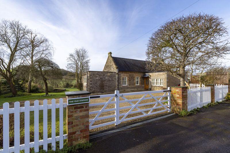 Additional property image - Unique property with stunning rural views