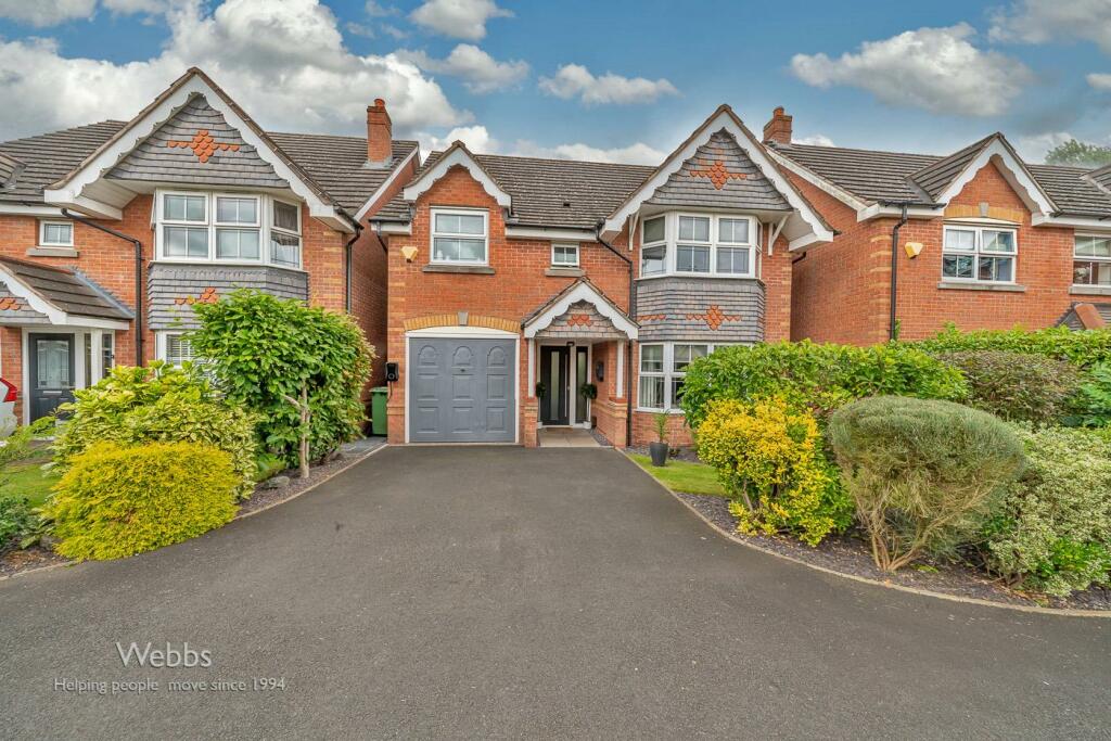 4 bedroom detached house for sale in Bealeys Close, Bloxwich, Walsall, WS3