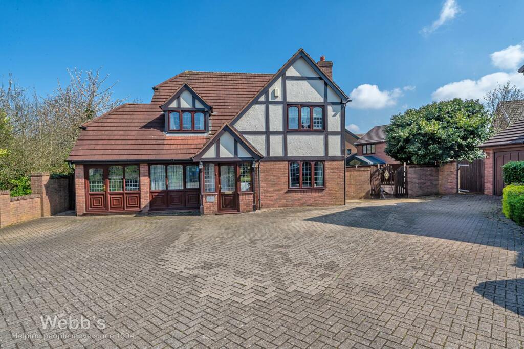 4 bedroom detached house for sale in Formby Way, Turnberry / Bloxwich