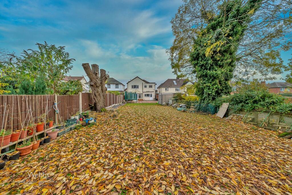 4 bedroom detached house for sale in Field Road, Bloxwich, Walsall, WS3