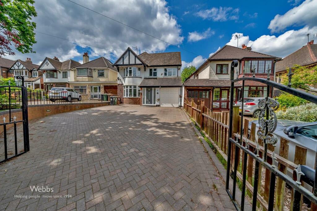 4 bedroom detached house for sale in Stafford Road, Walsall, WS3