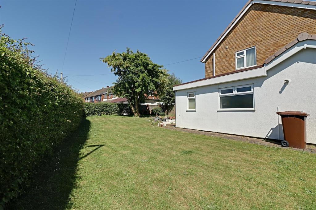 3 bedroom semidetached house for sale in Simmonds Road, Bloxwich