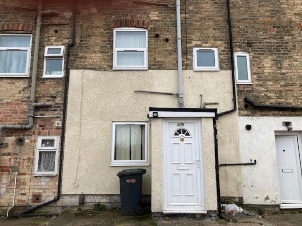 Main image of property: 1 Bedroom Studio Flat, Abbey Street, Derby Centre