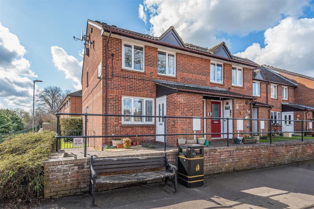 1 bedroom apartment for sale in Richmond Court, Towcester, NN12