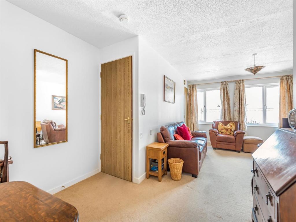 1 bedroom apartment for sale in Richmond Court, Towcester, NN12