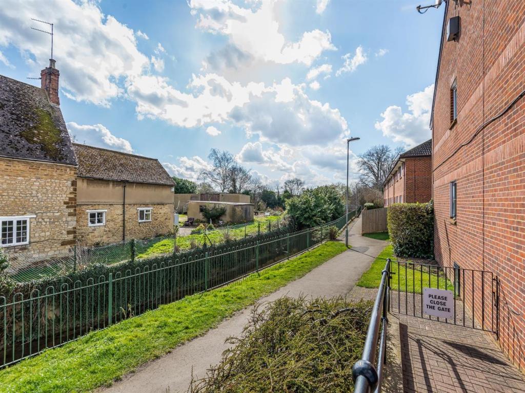 1 bedroom apartment for sale in Richmond Court, Towcester, NN12