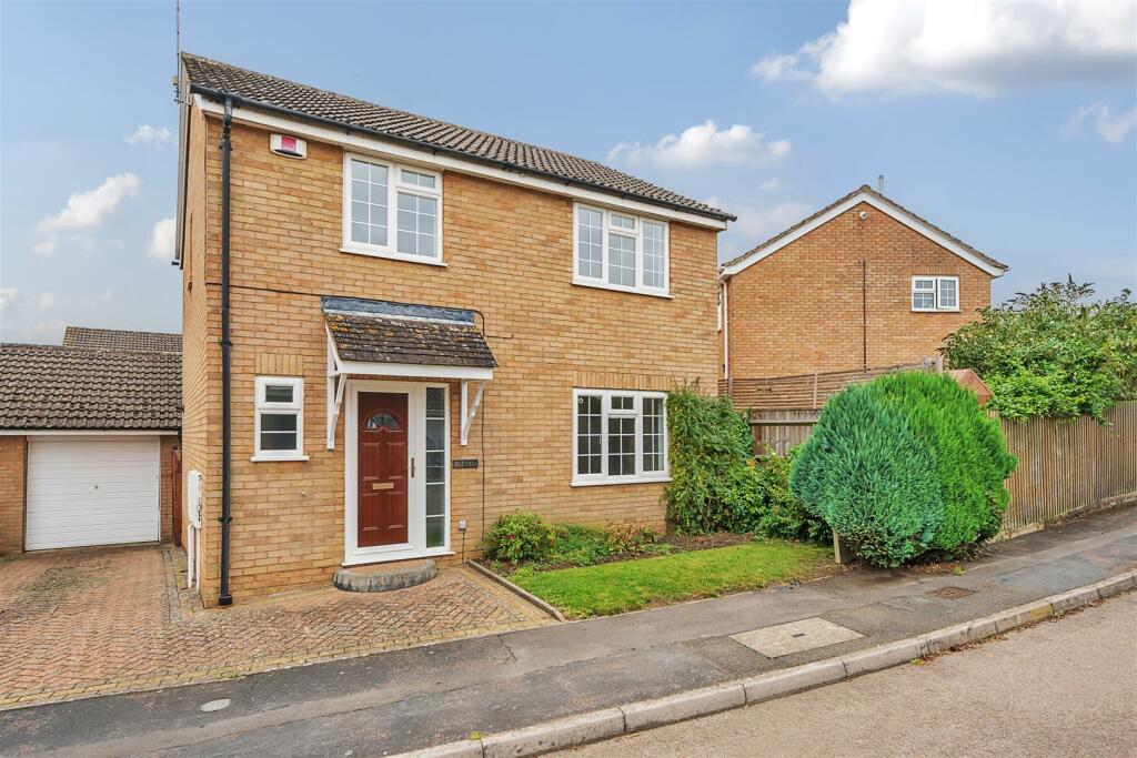 4 bedroom house for sale in Kipling Drive, Towcester, NN12