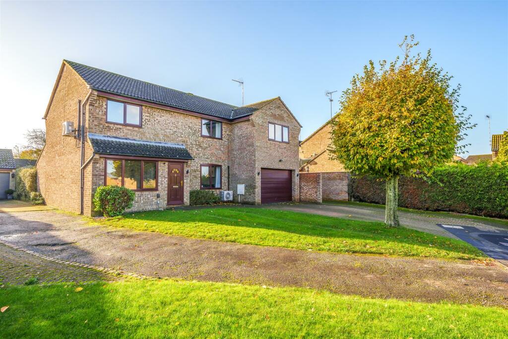 5 bedroom house for sale in Nightingale Drive, Towcester, NN12