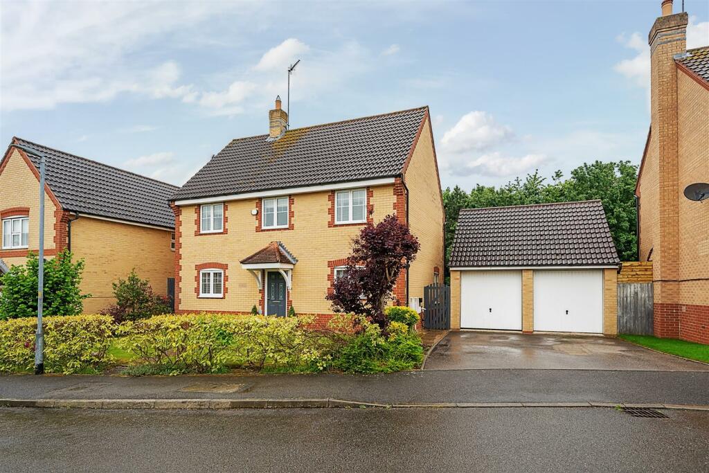 5 bedroom house for sale in Herbert Gardens, Towcester, NN12