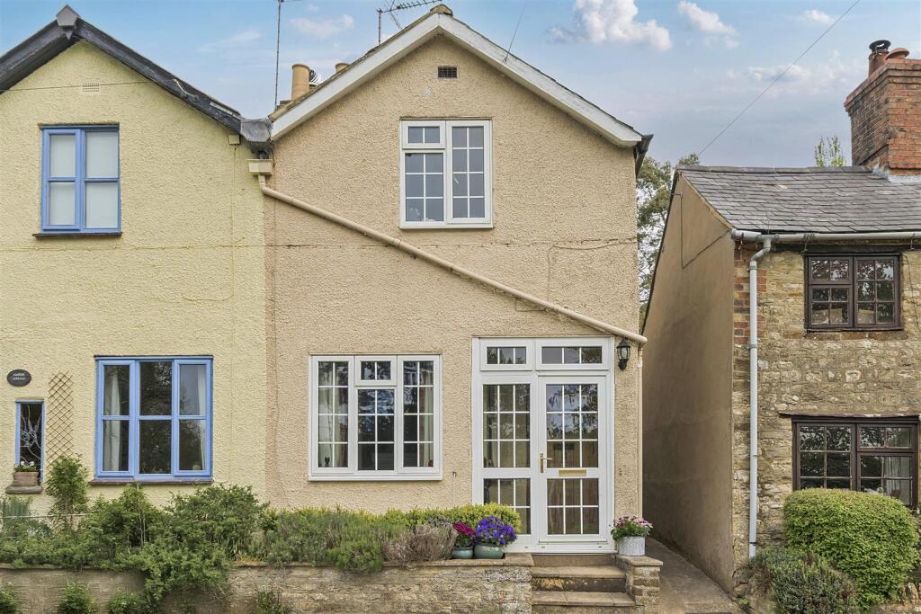 Main image of property: The Green, Lois Weedon, NN12