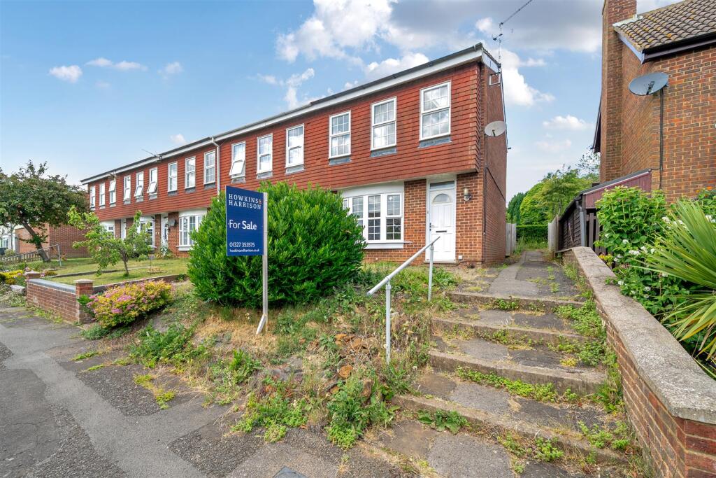 Main image of property: Simons Walk, Pattishall, NN12