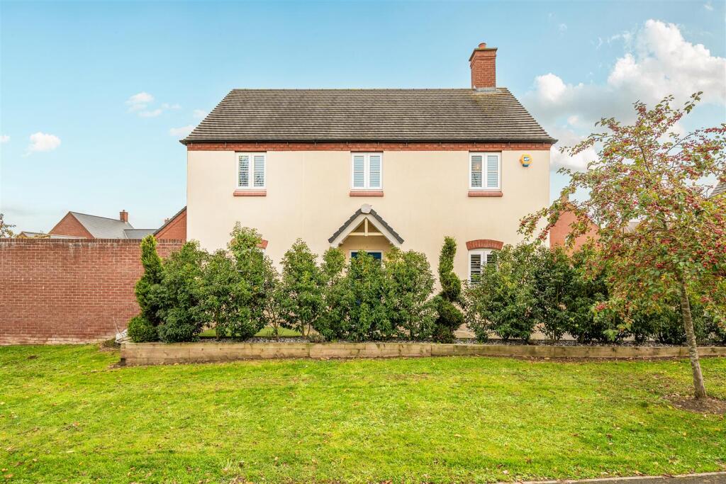 Main image of property: Ratcliffe Close, Old Stratford, MK19