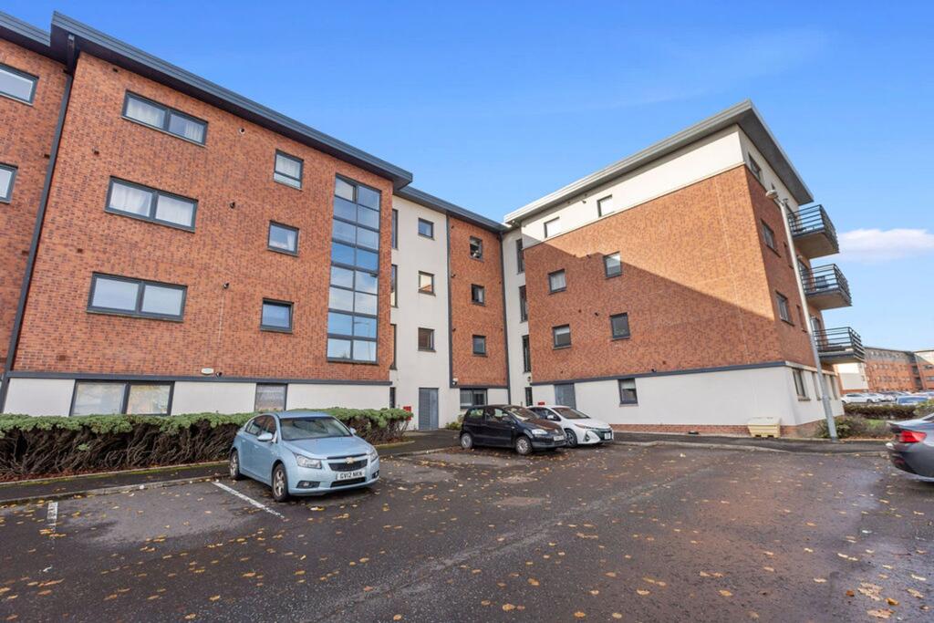 Main image of property: Mulberry Square, 3.3 4 Mulberry Square, PA4