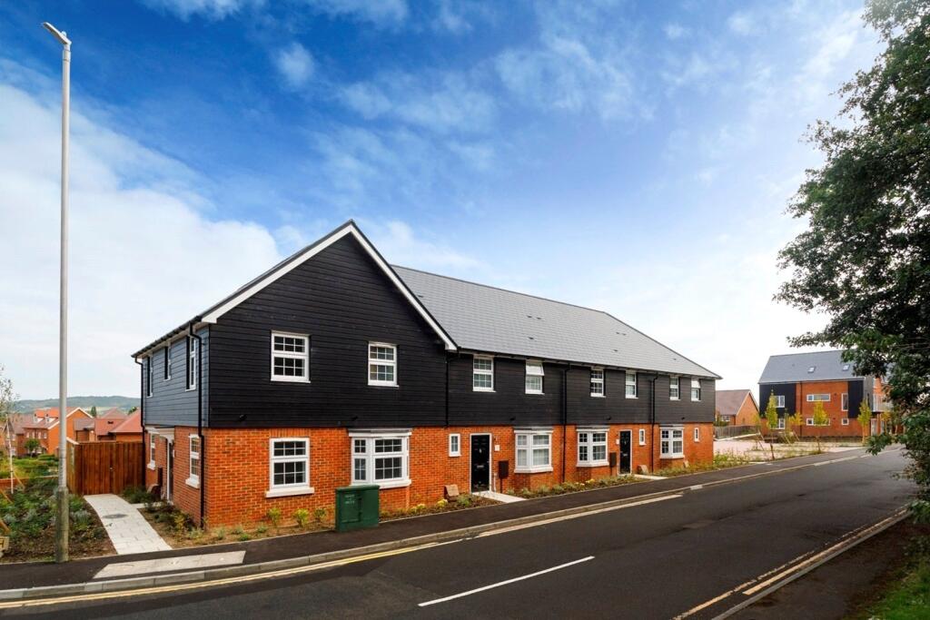 Main image of property: New Hythe Lane, Larkfield, Aylesford, ME20