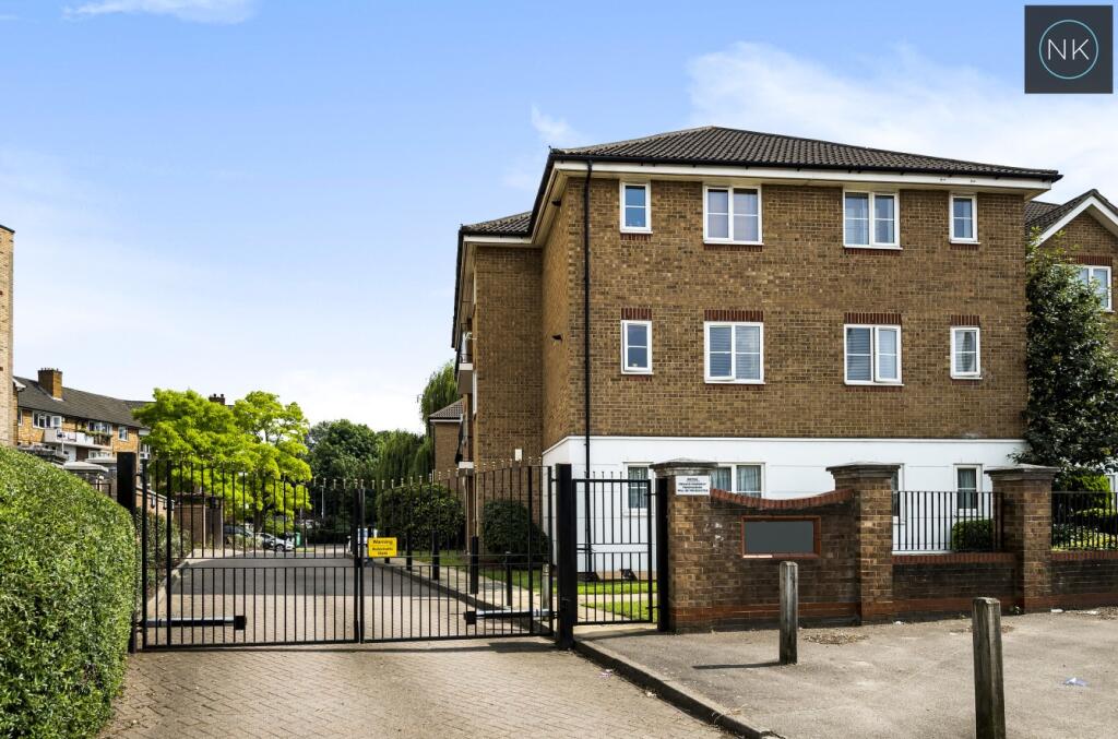 2 bedroom apartment for rent in Maystocks Court, 59 Chigwell Road