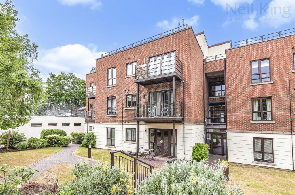 Main image of property: Tempus Court, 128-138 High Road, South Woodford, London, E18 2QE