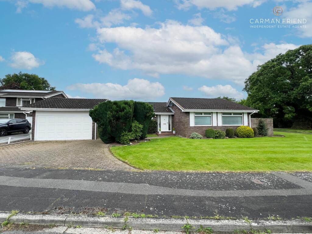 3 bedroom detached bungalow for sale in Oaklands, Guilden Sutton, CH3