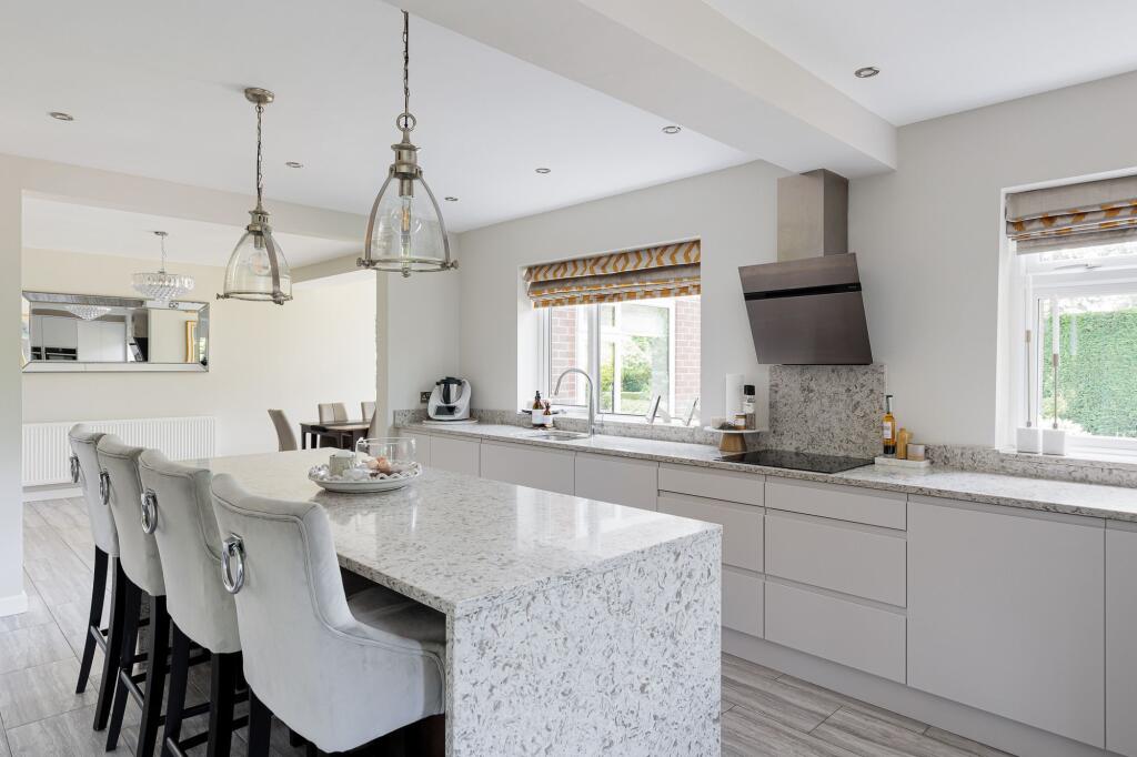 Additional property image - Manor Park, Great Barrow, CH3