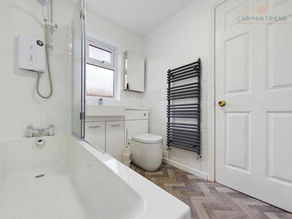 Additional property image - Round Hill Meadow, Great Boughton, CH3