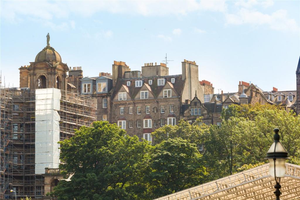3 bedroom apartment for sale in Blackie House, Lawnmarket, Edinburgh, EH1