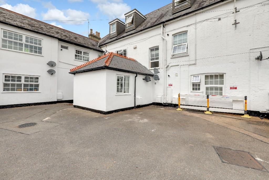 2 bedroom ground floor for sale in Fishers Green Road