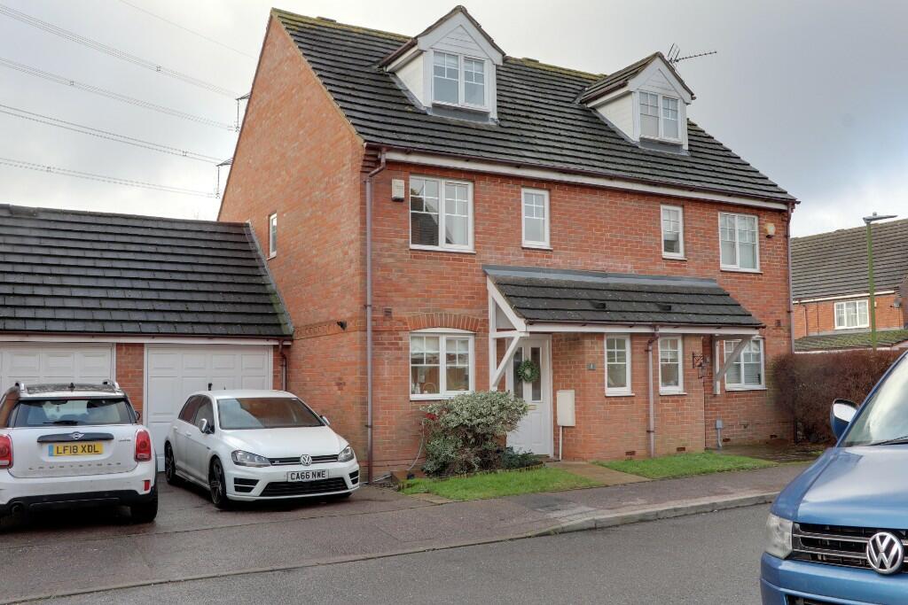 3 bedroom semidetached house for sale in Swale Close, Stevenage